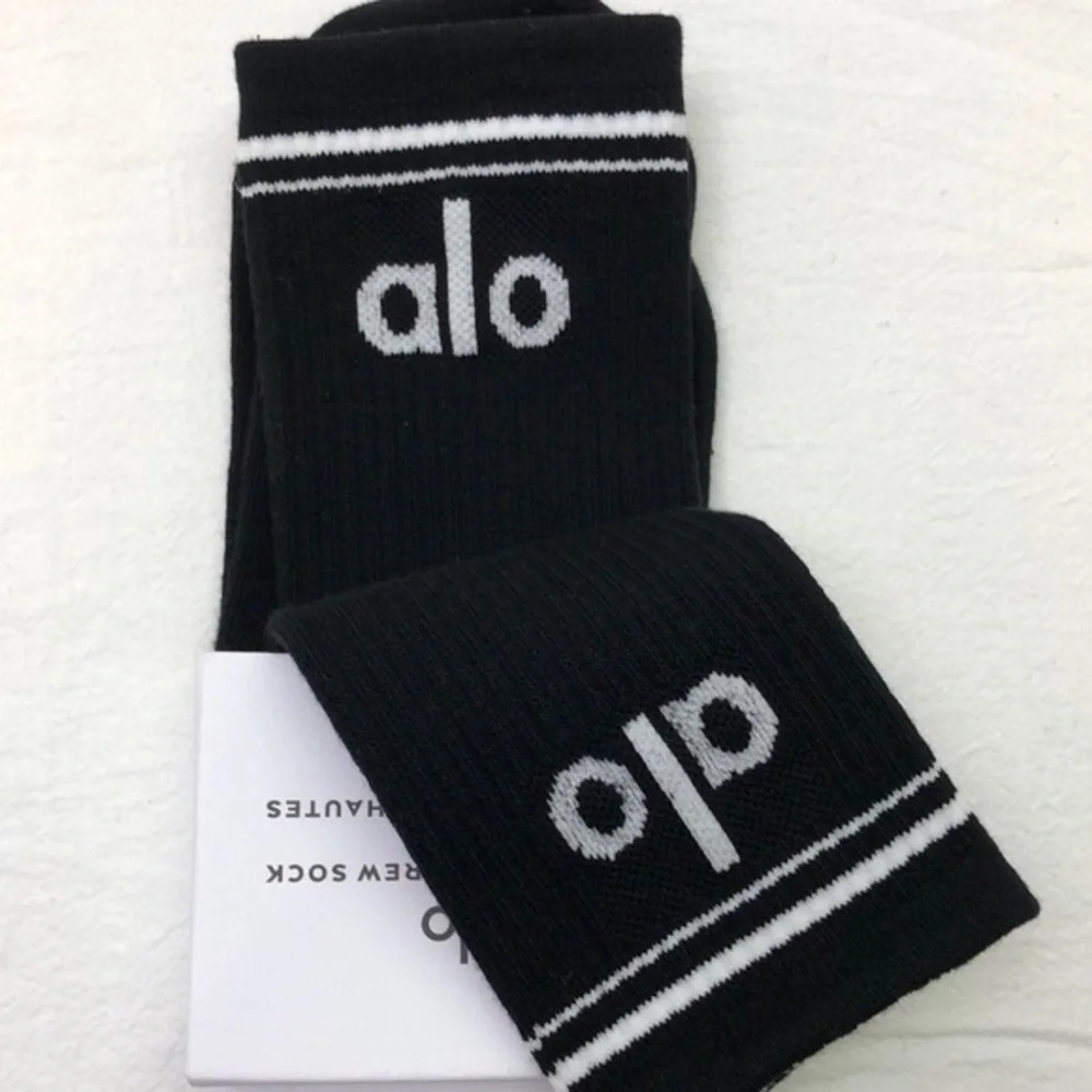 Alo Yoga Unisex Throwback Sock | Retro Stripe Socks | 2 Packs